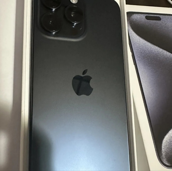 Apple Iphone 15 Pro Max 256GB AT&T - Picture 3 of 4